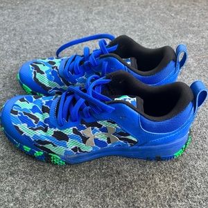 Under Armour Youth Blue Camo Sneakers